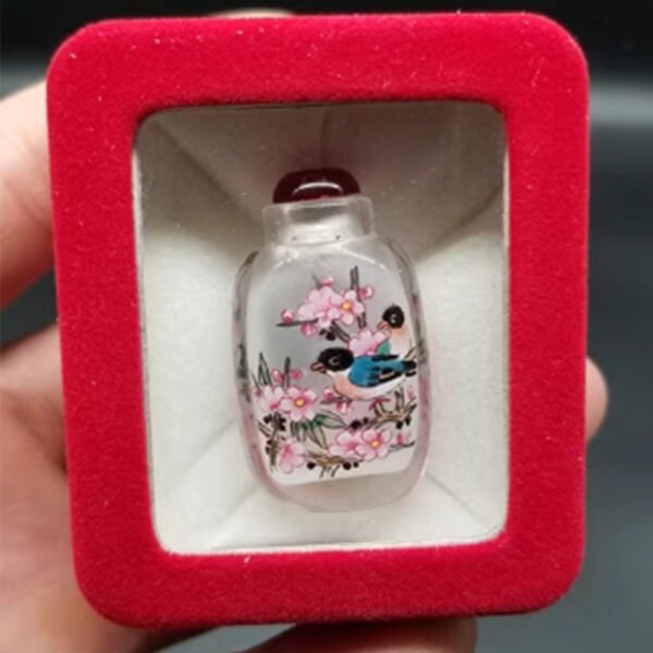 Small inner-painted snuff bottle as a gift for classmates and friends, a small plaything